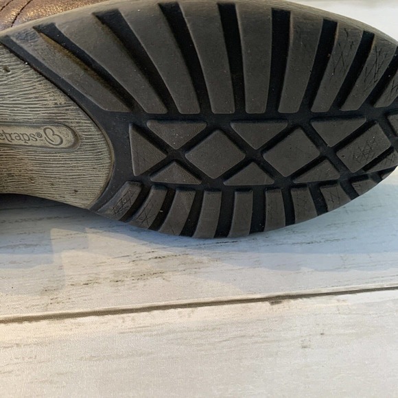 Baretraps Women's Size 7 Sherwood‎ Tall Brown Riding Boots, Straps Buckle Accent - Picture 3 of 7